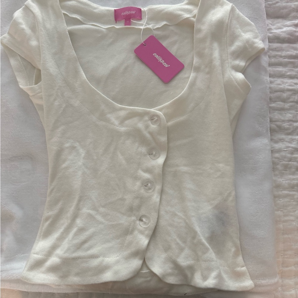 Edikted Cream Short Sleeve Scoop Neck Button Front Top